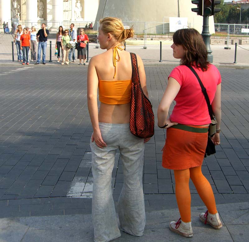 Orange and red: Vilnius street fashion, September 2005