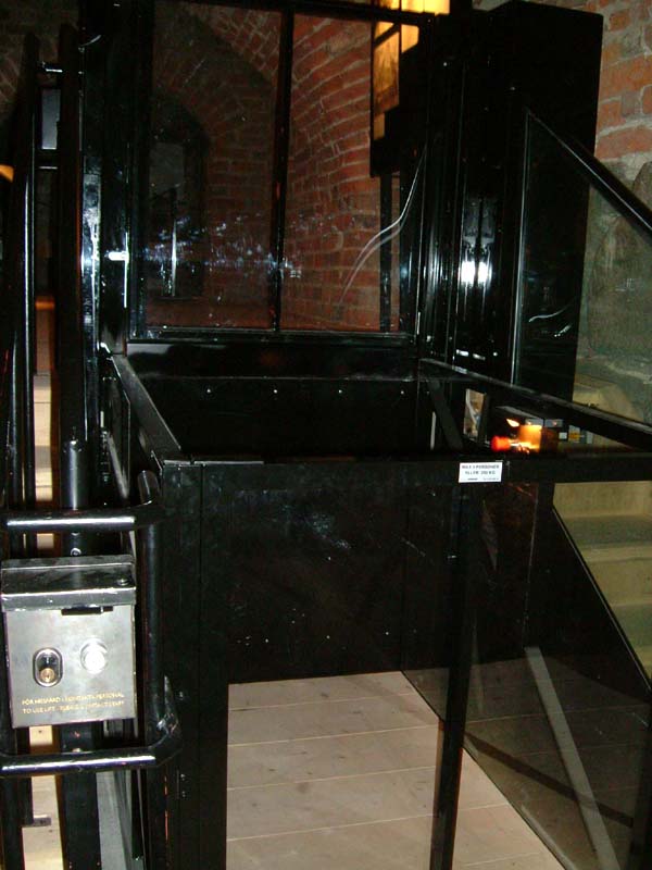 A whelechair lift in the Royal Castle in Stockholm