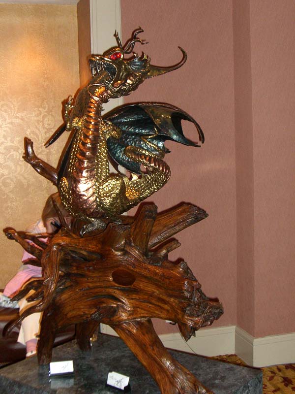 World Fantasy Convention 2006: dragon sculpture