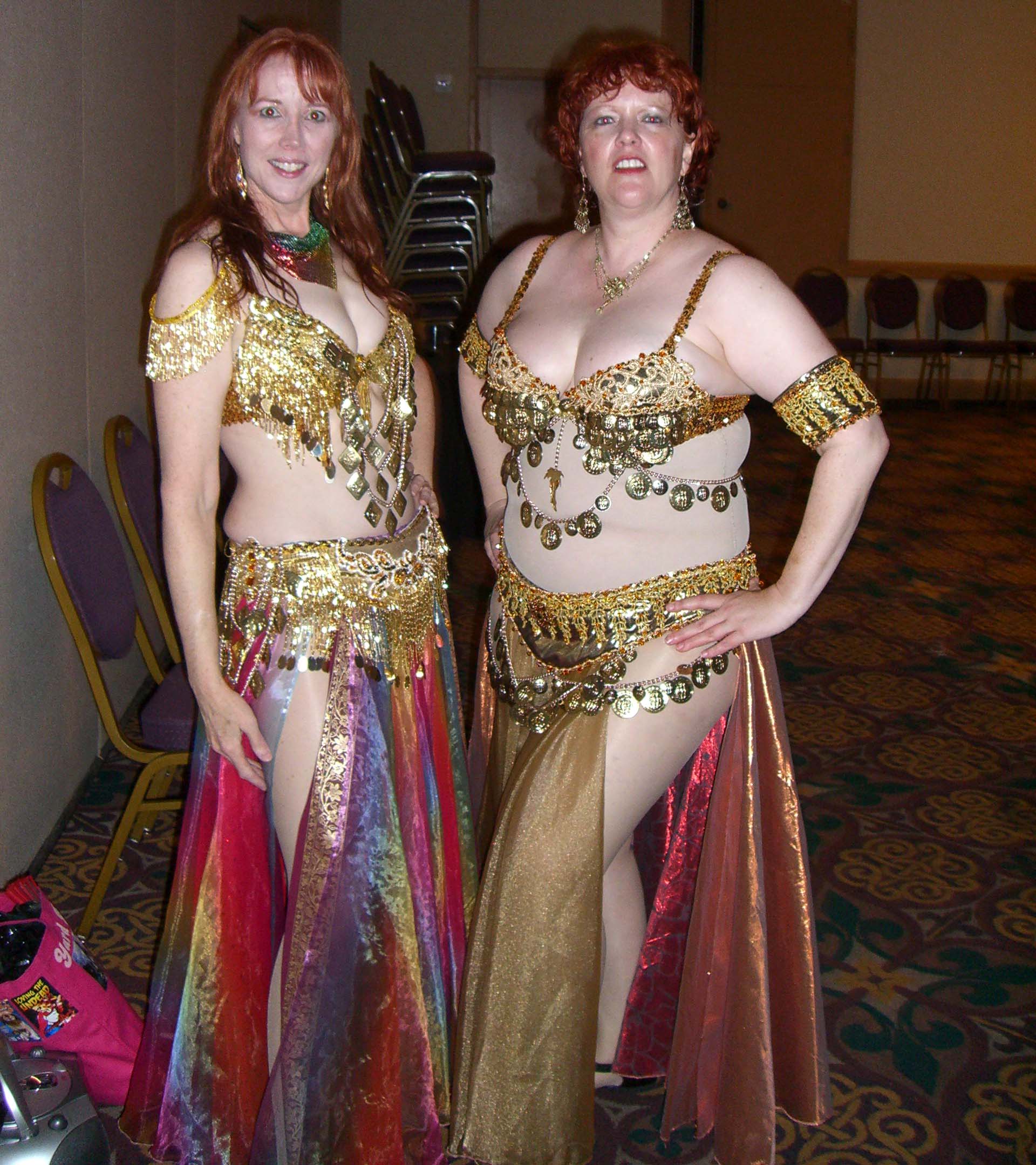 Linda Donahue and Julia Mandala gave a middle-Eastern dance workshop at ArmadilloCon 2007