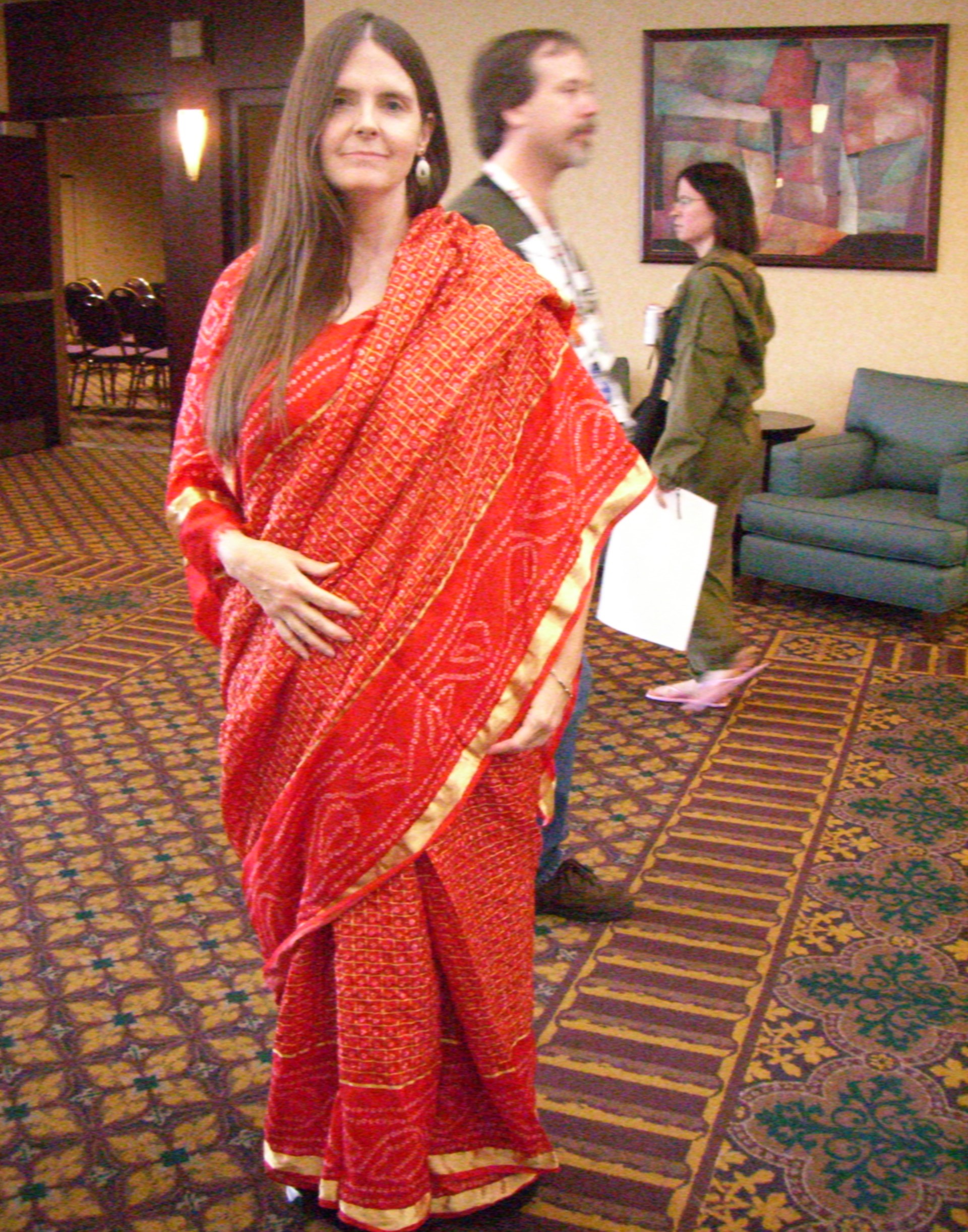 Kathy in a sari at ApolloCon 2007