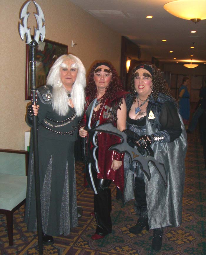 Klingon women at ApolloCon 2007