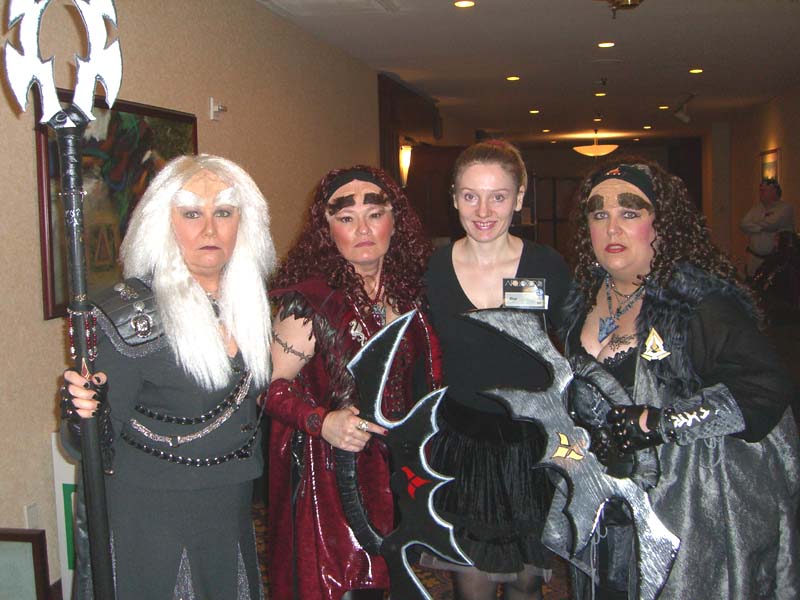 Klingon women and I at ApolloCon 2007